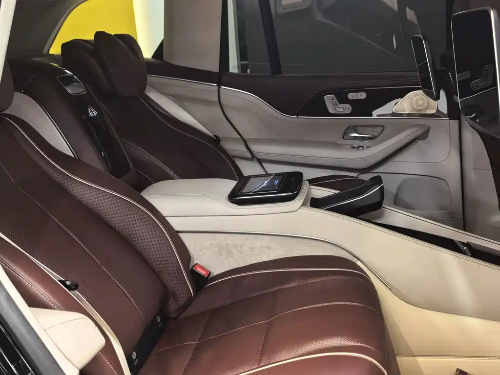 Mercedes-Benz GLS — миниатюра 11