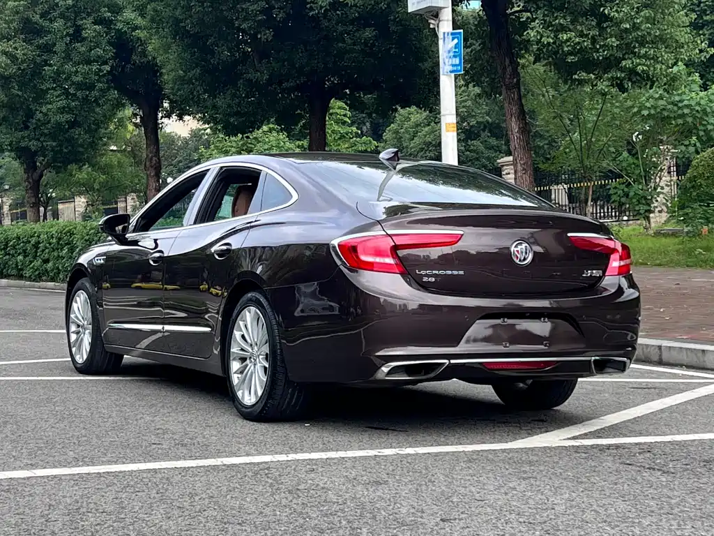Buick LaCrosse — миниатюра 34