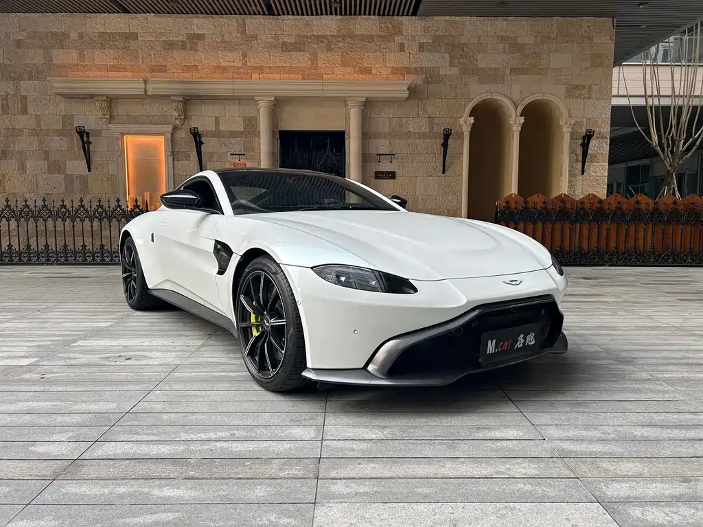 Aston Martin V8 Vantage 2019