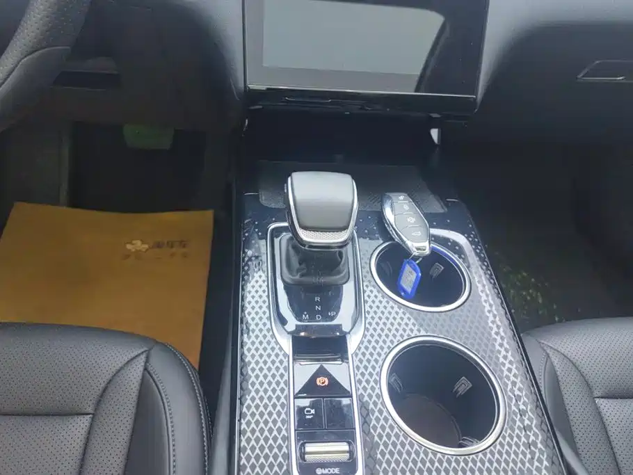 Hongqi Hongqi HS3 — миниатюра 16
