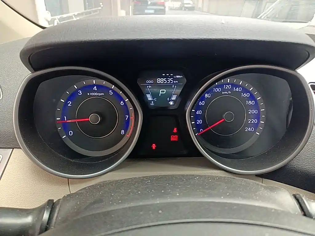 Hyundai Elantra Langdong — миниатюра 16