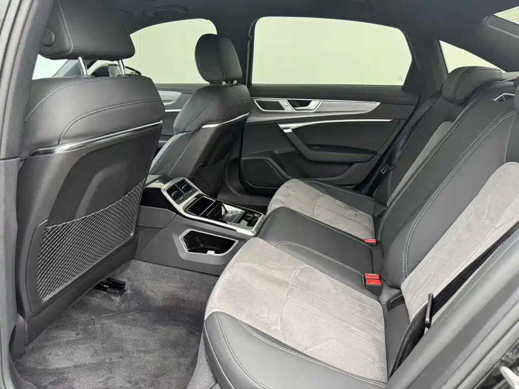 Audi A6L 2022 40 TFSI Luxury
