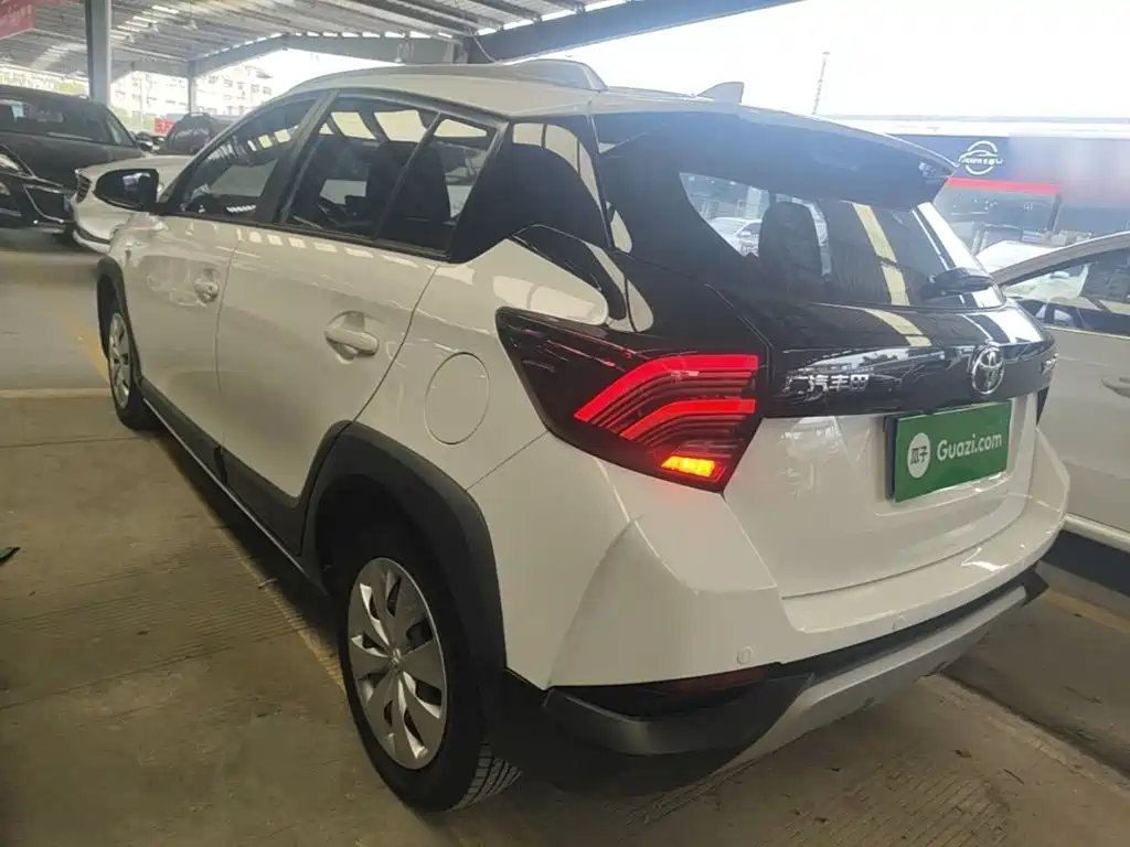 Toyota Yaris L — миниатюра 5