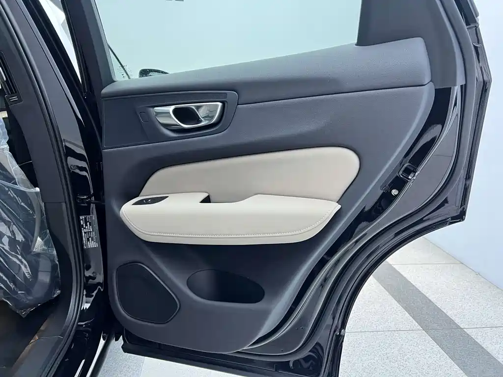 Volvo XC60 — миниатюра 18