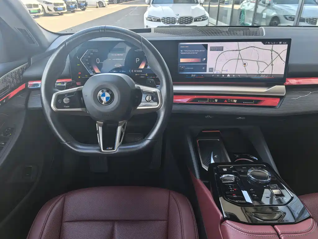 BMW 5 Series — миниатюра 8