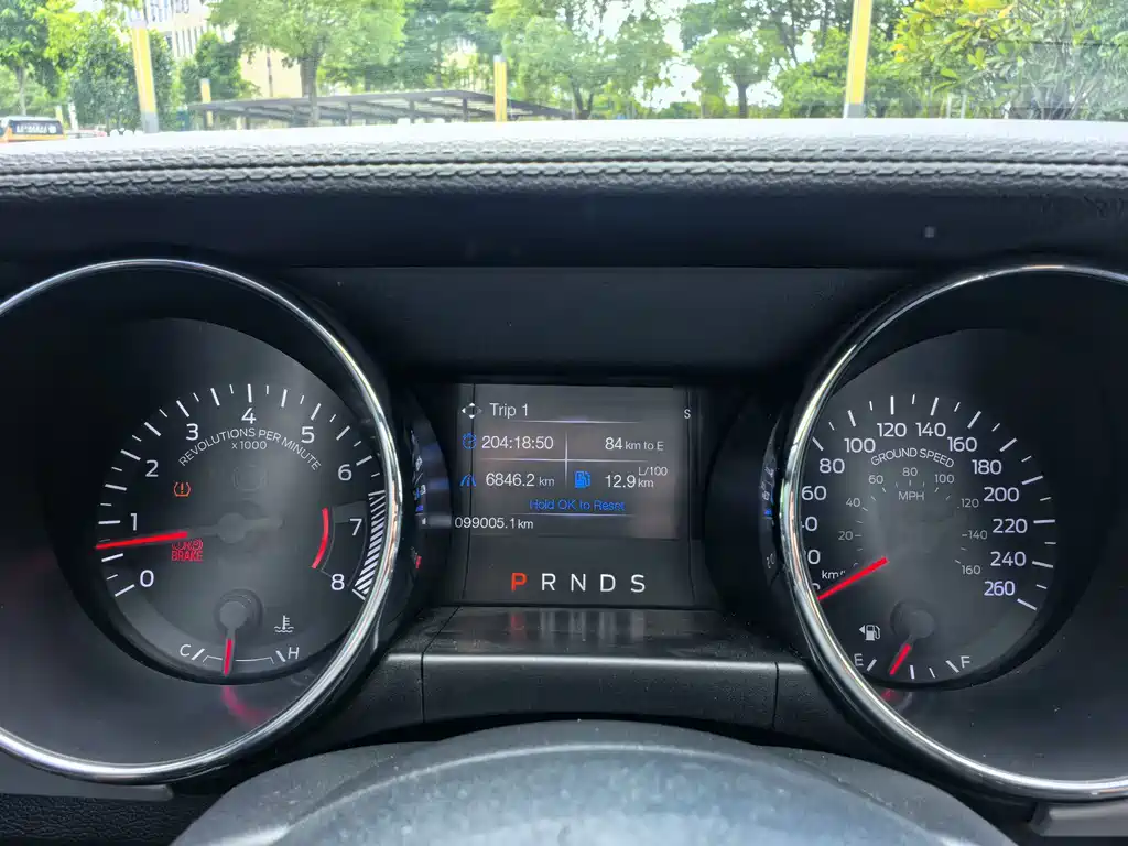 Ford Mustang — миниатюра 8