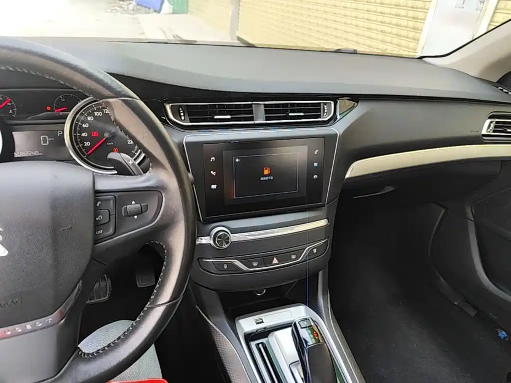Peugeot 408 — миниатюра 10