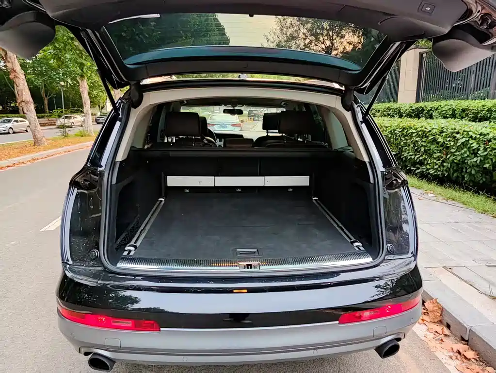 Audi Q7 — миниатюра 13