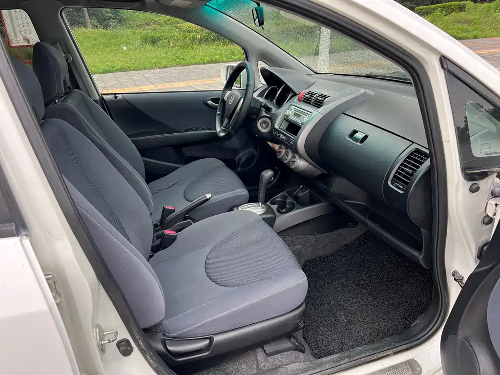 Honda Fit — миниатюра 12