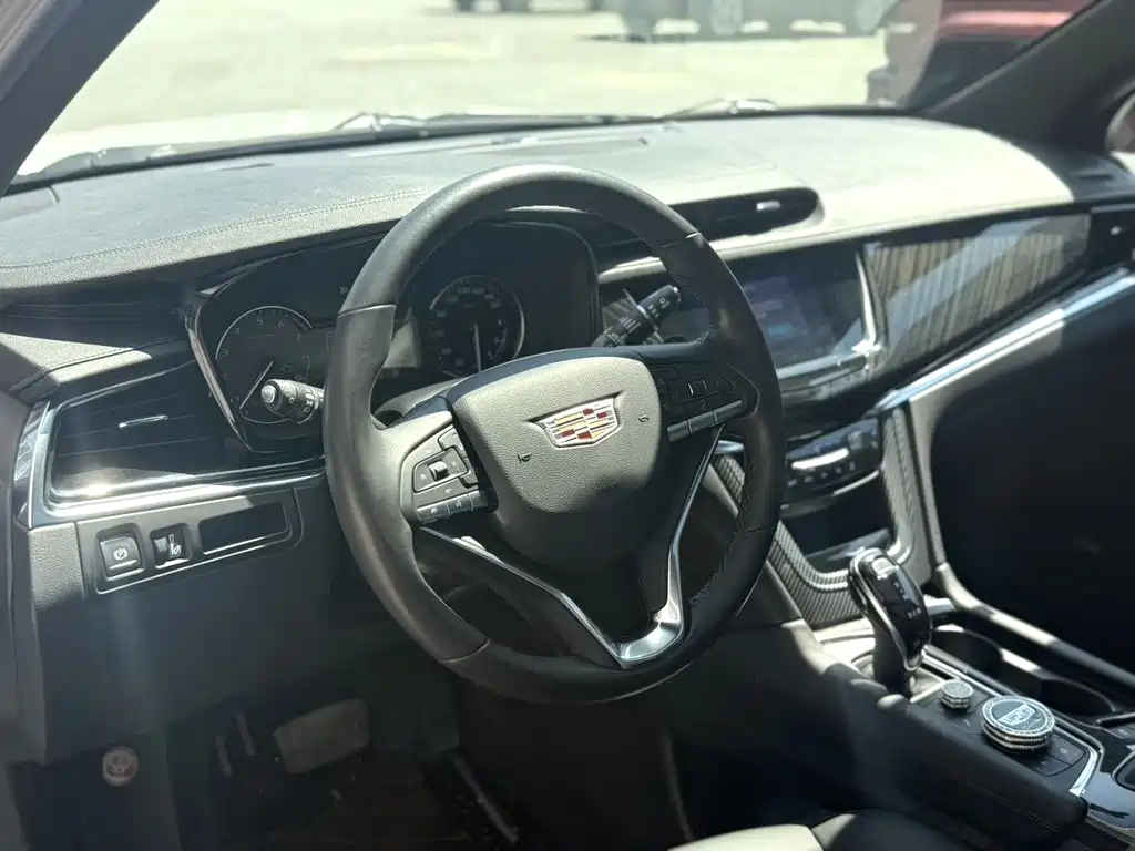 Cadillac XT6 — миниатюра 5
