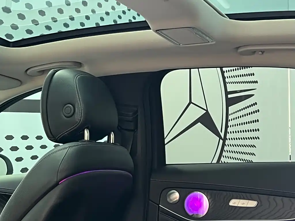 Mercedes-Benz C-Class — миниатюра 8