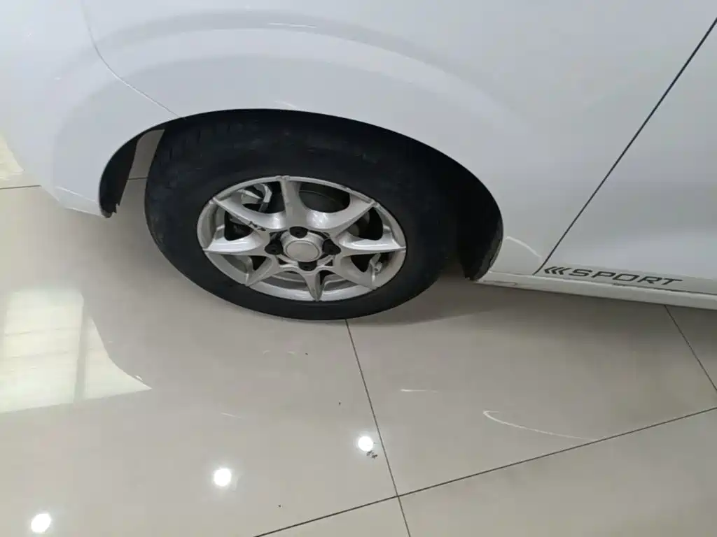 Roewe Clever — миниатюра 23