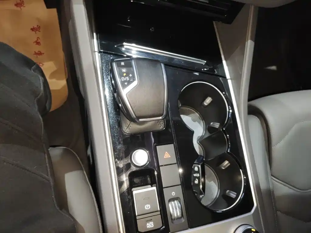 Volkswagen Touareg — миниатюра 14
