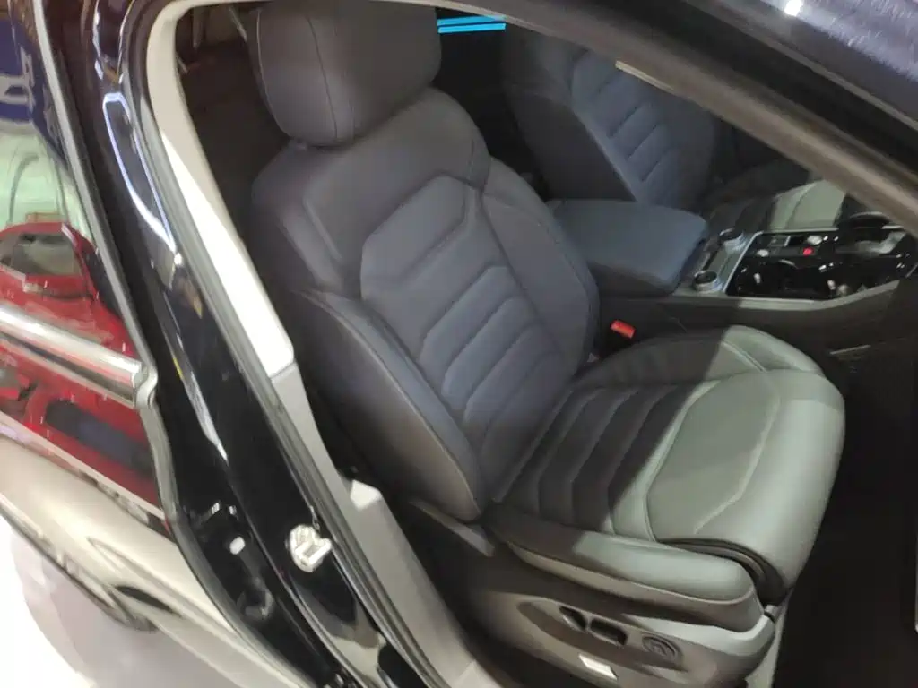 Volkswagen Touareg — миниатюра 25
