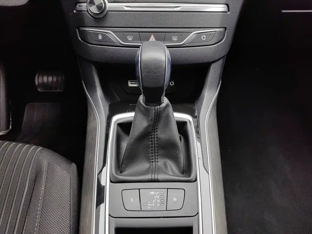 Peugeot 408 — миниатюра 13