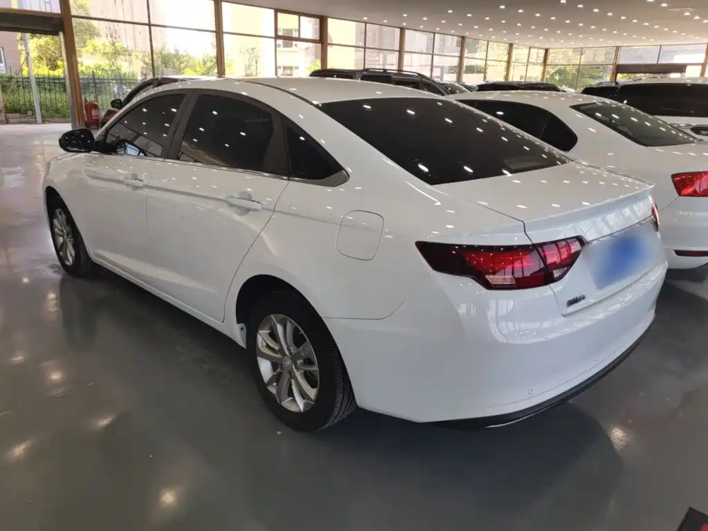 Geely Emgrand GL — миниатюра 9