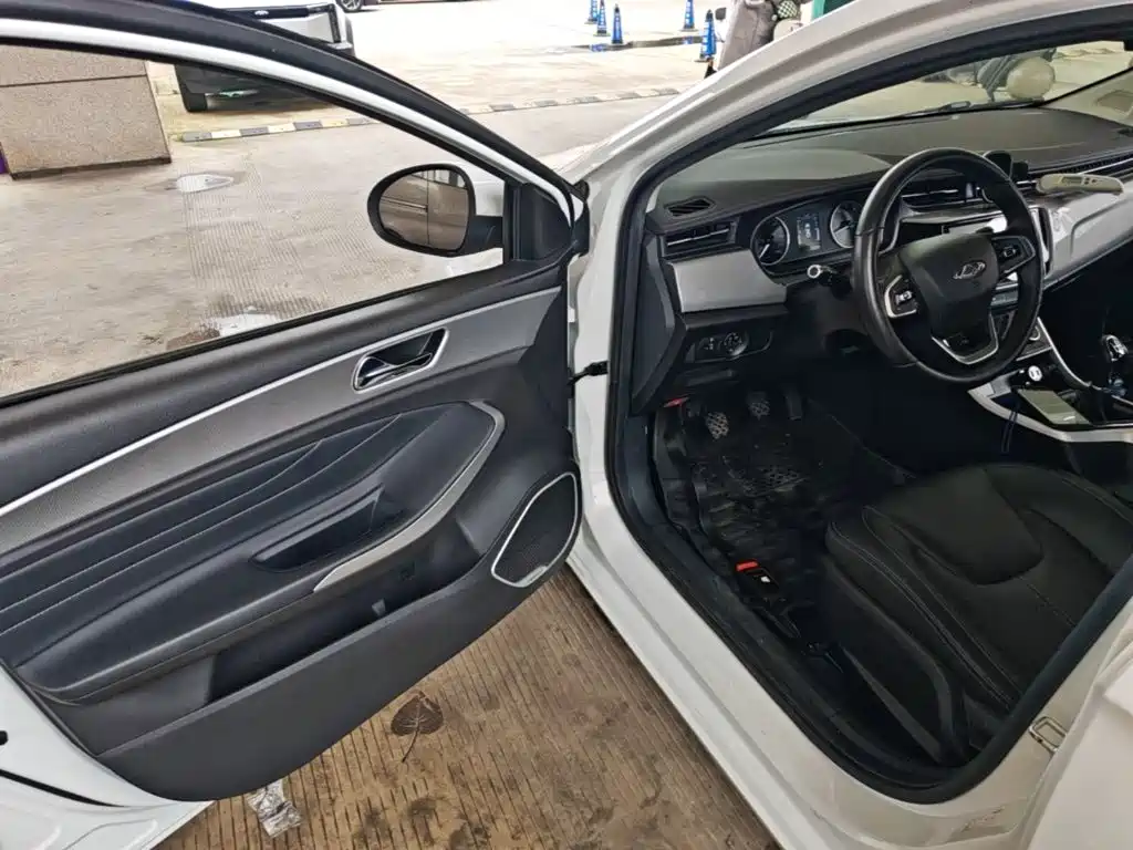 Chery Arrizo 5 — миниатюра 16