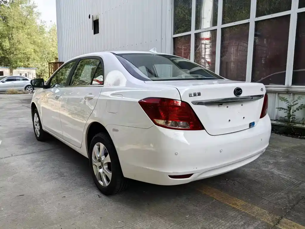 BYD e5 — миниатюра 4