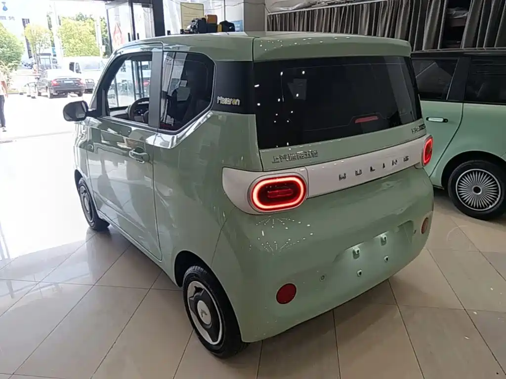 Wuling MINIEV — миниатюра 5