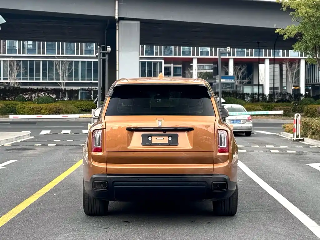 Rolls-Royce Cullinan — миниатюра 8