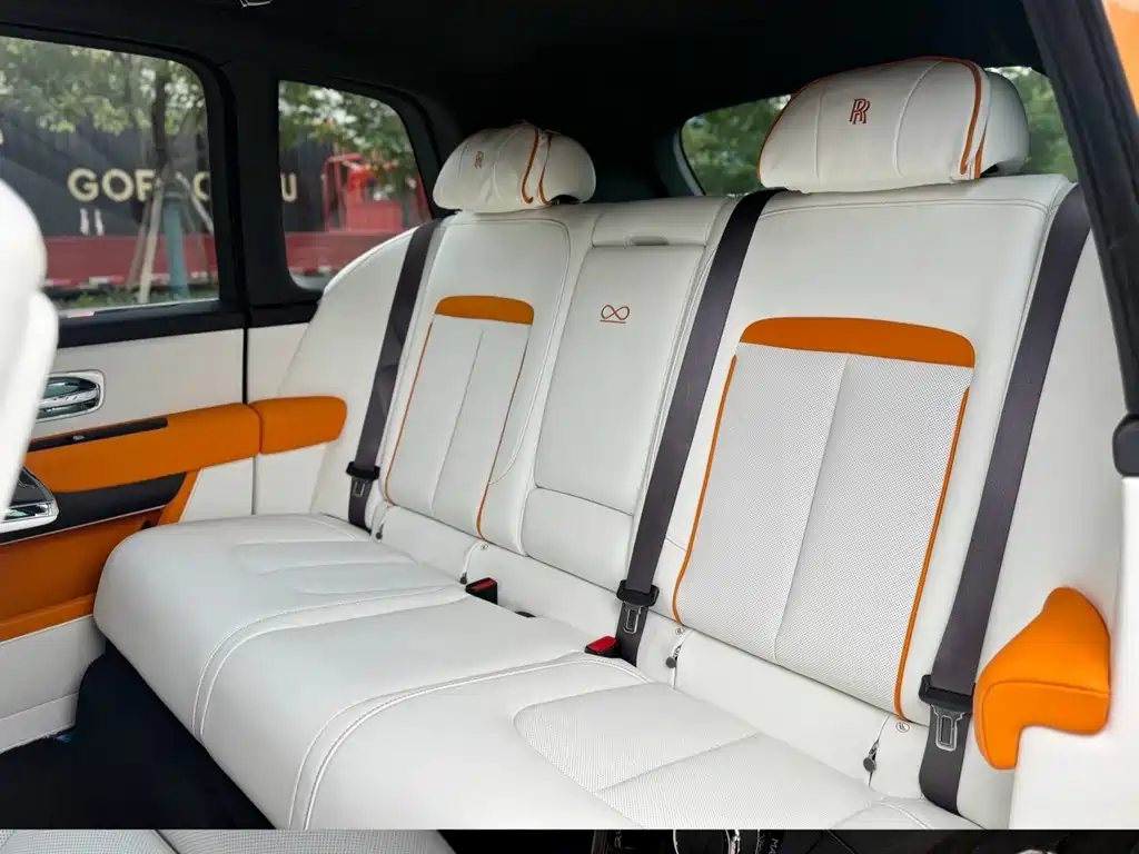 Rolls-Royce Cullinan — миниатюра 5