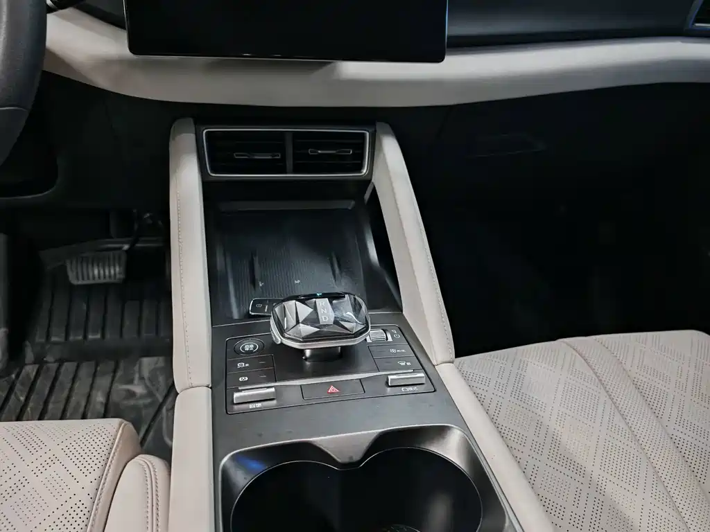 BYD Yuan UP — миниатюра 6