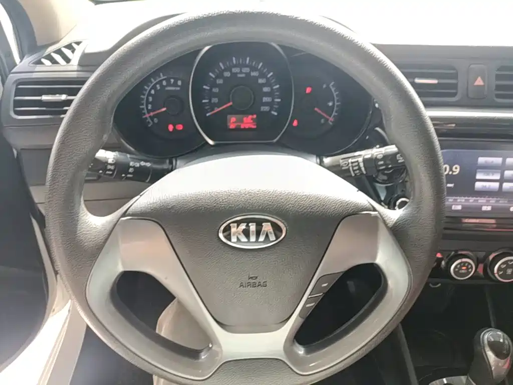 Kia K2 — миниатюра 11