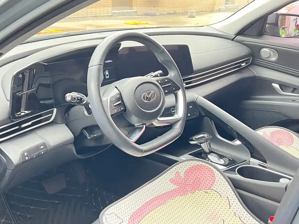 Hyundai Elantra — миниатюра 5