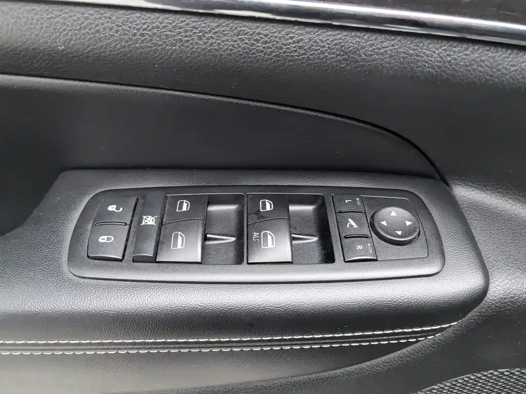 Jeep Grand Cherokee (Import) — миниатюра 9