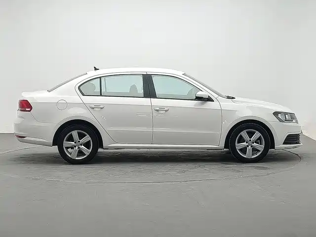 Volkswagen Lavida — миниатюра 3