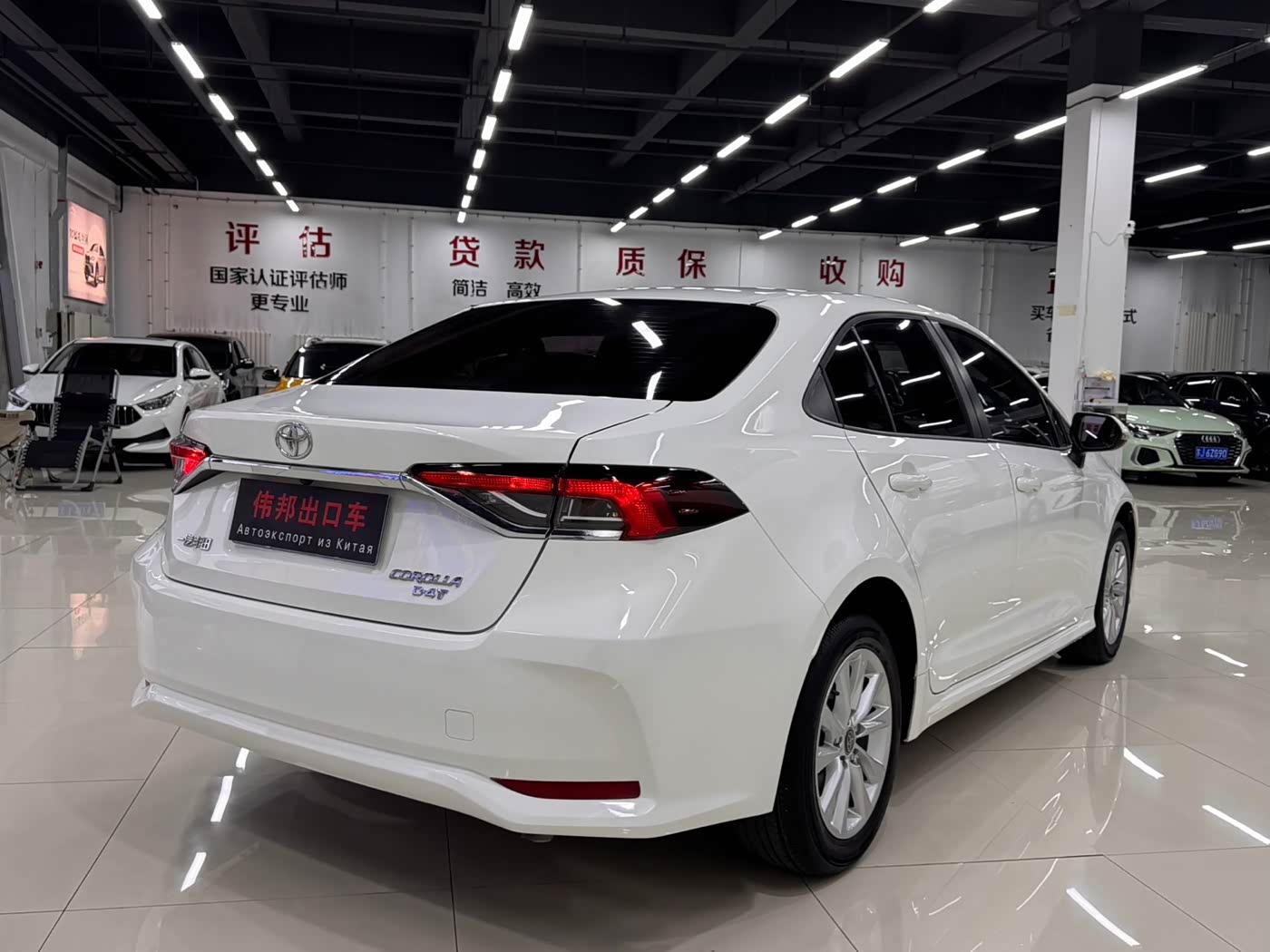 Toyota Corolla 1.2 л 2023 г. Белый, пробег 42000 км