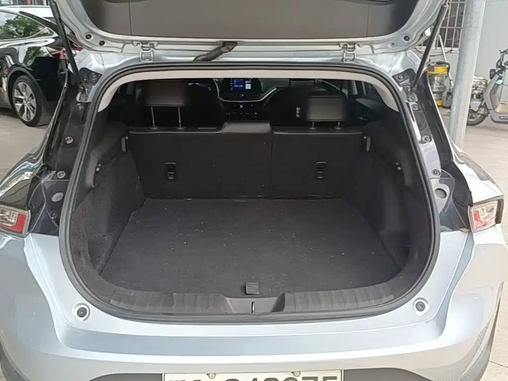 Chevrolet Menlo — миниатюра 17