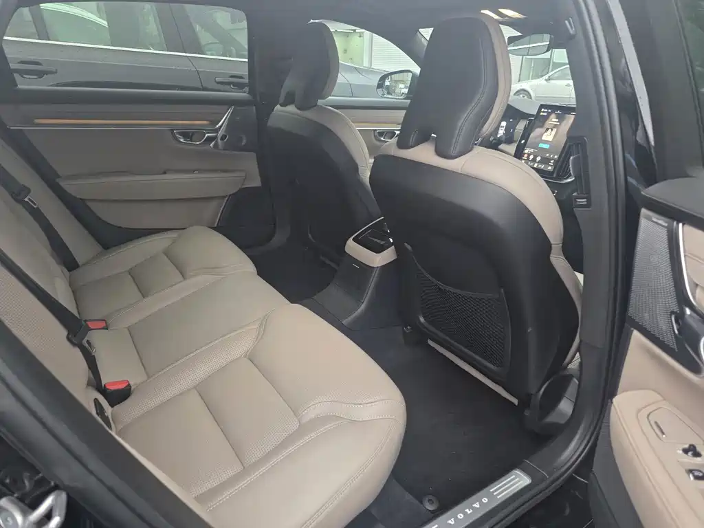 Volvo S90 PHEV — миниатюра 8