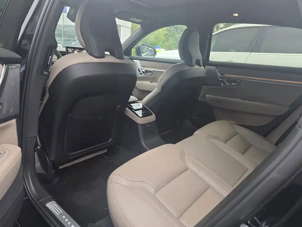Volvo S90 PHEV — миниатюра 9