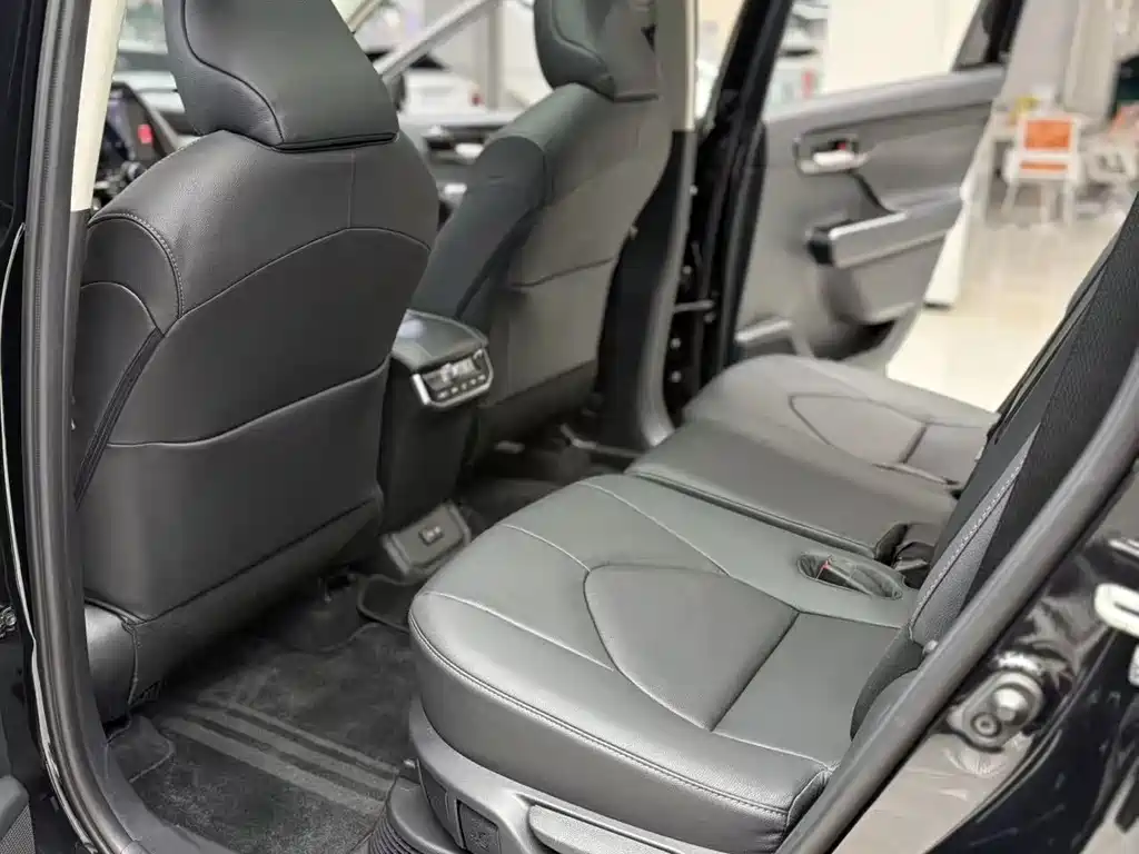Toyota Highlander 2023 2.5L Luxury 7 мест
