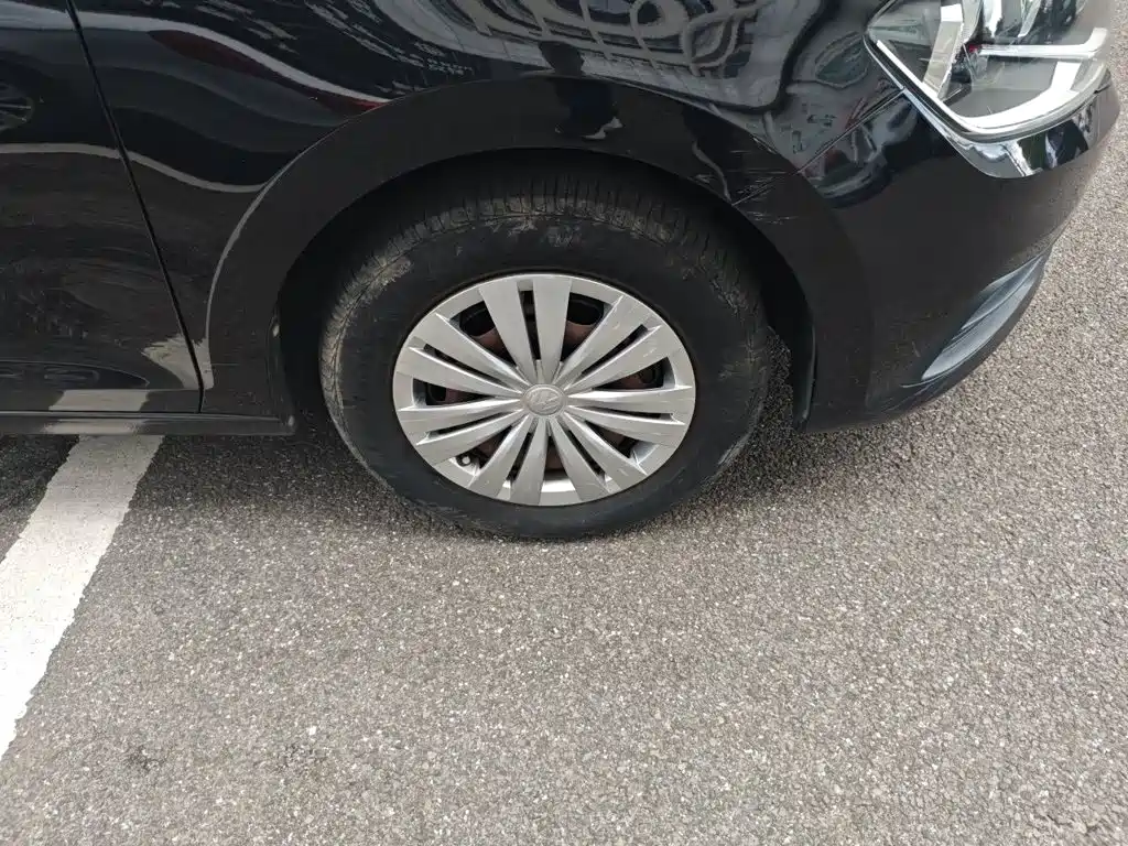 Volkswagen Santana — миниатюра 8