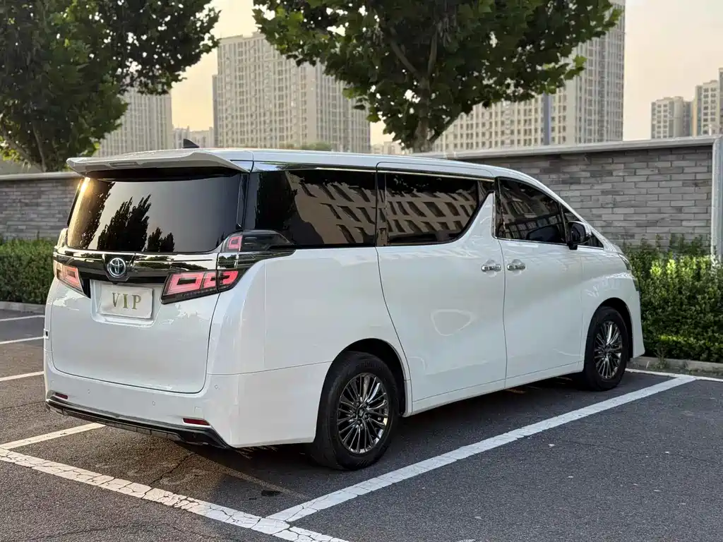 Toyota Vellfire 2021 2.5L HV Luxury