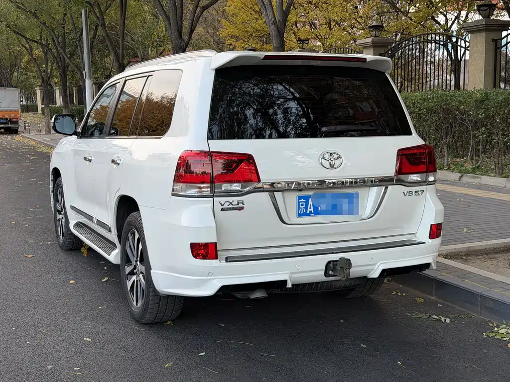 Toyota Land Cruiser 2019 5.7L