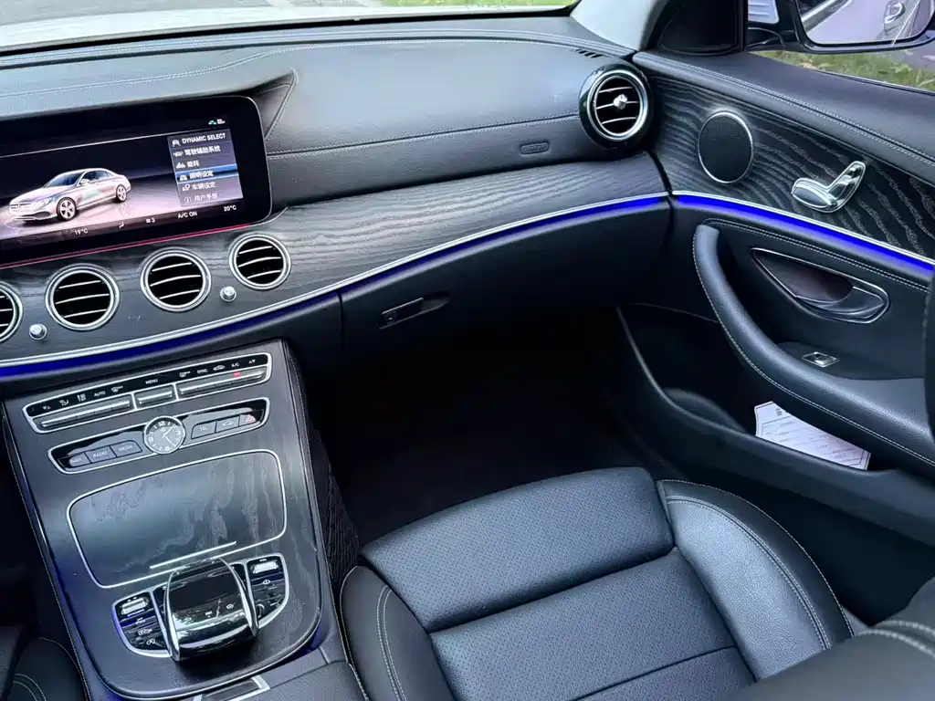 Mercedes-Benz E-Class — миниатюра 7