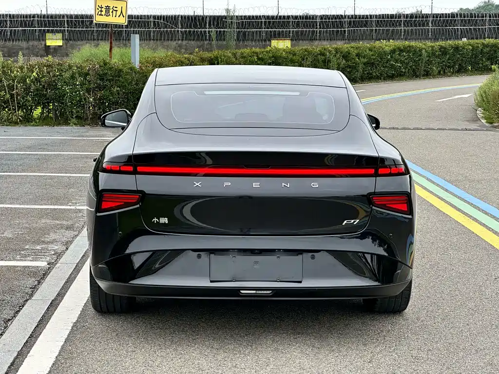 XPeng P7 — миниатюра 5