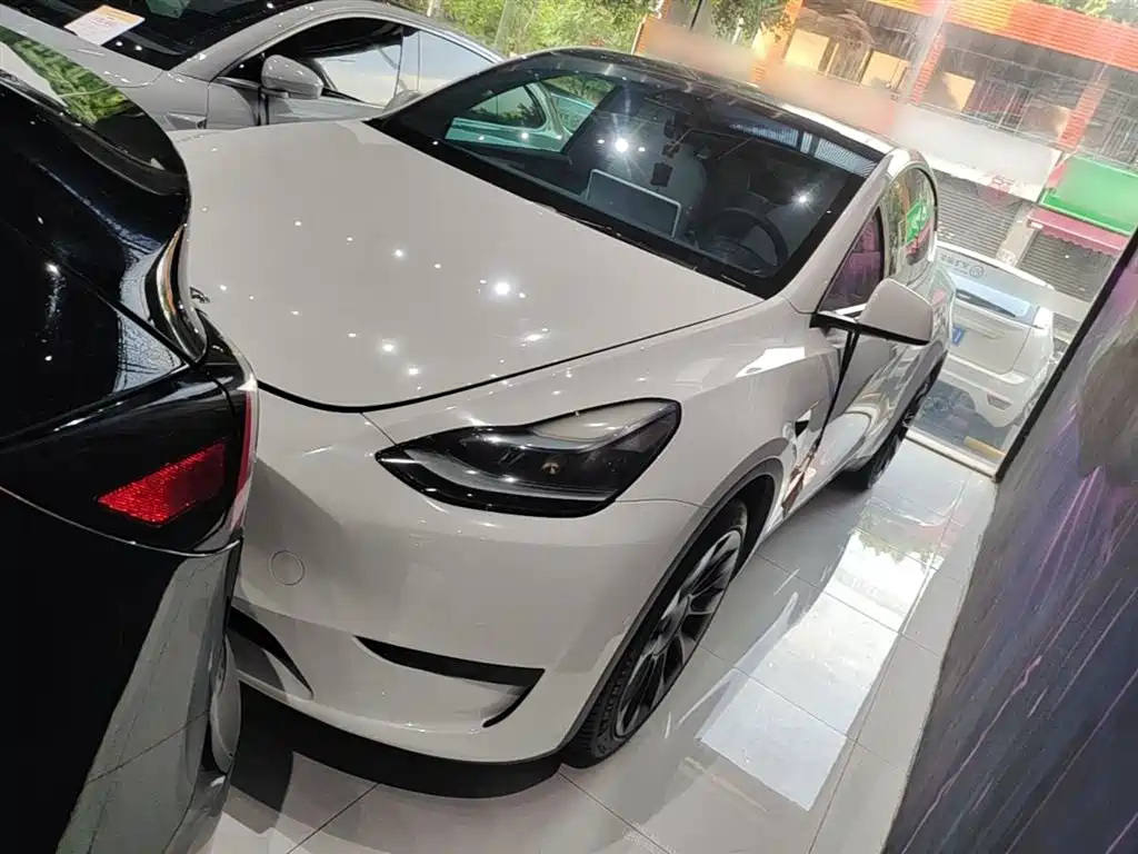 Tesla Model Y 2022