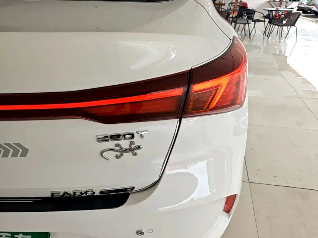 Changan Eado — миниатюра 8