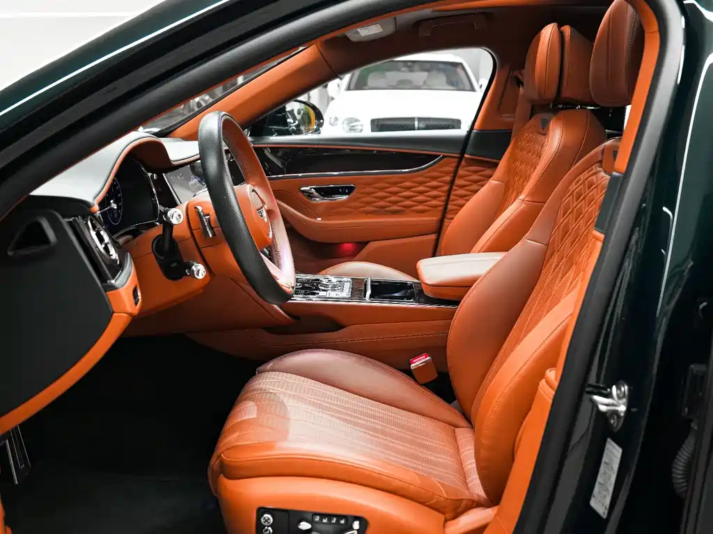 Bentley Flying Spur PHEV — миниатюра 14