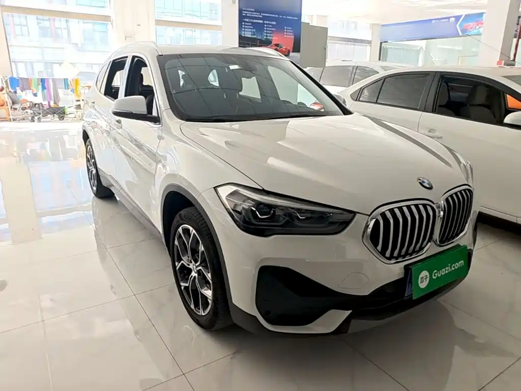 BMW X1 2022 — фото 3