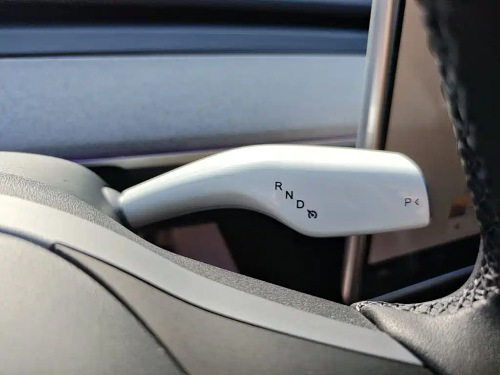 Tesla Model Y — миниатюра 14