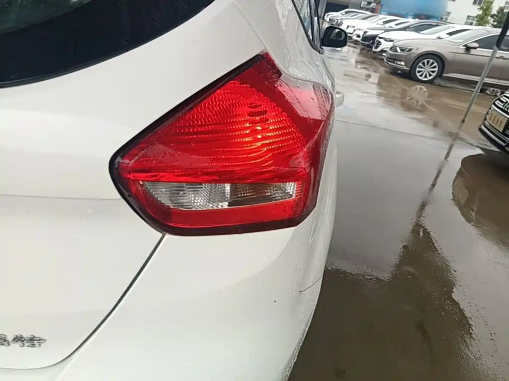 Ford Focus — миниатюра 8