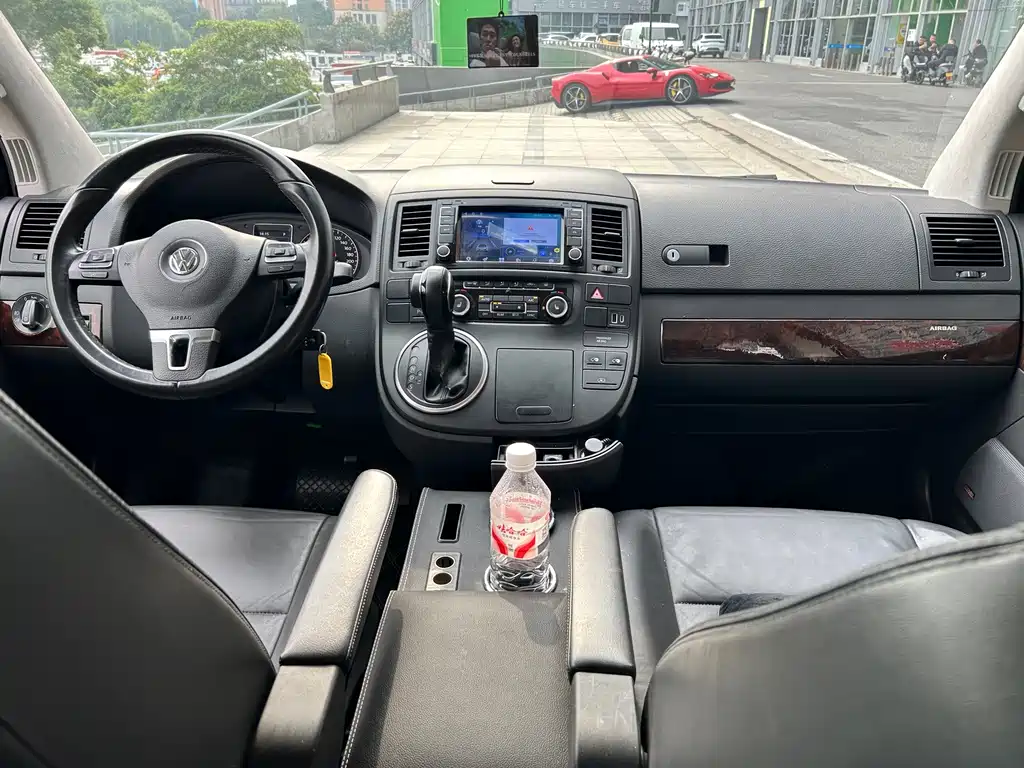 Volkswagen Multivan — миниатюра 14