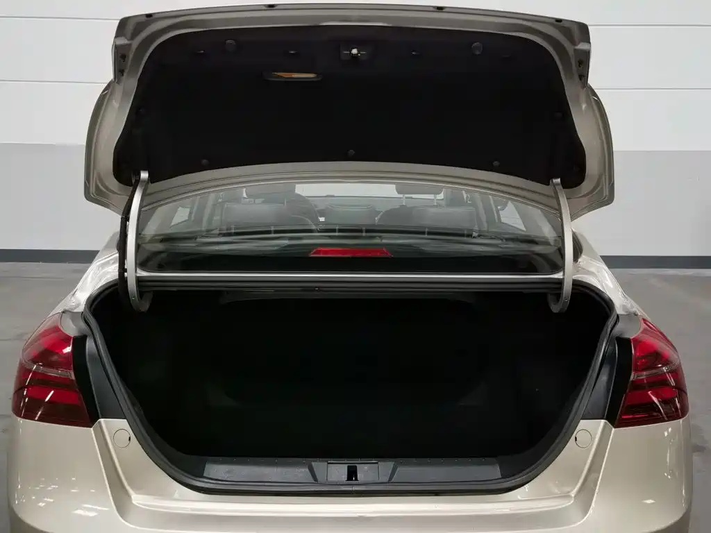 Geely Emgrand — миниатюра 16
