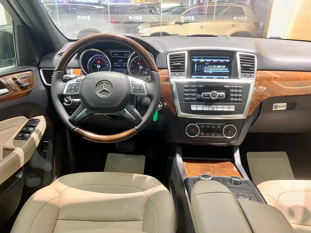 Mercedes-Benz M-Class ML 400 4MATIC Luxury Type, фото 9