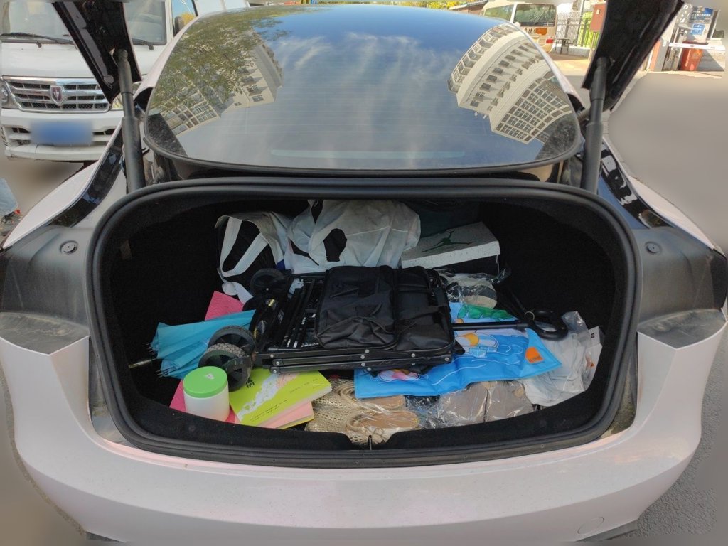 Tesla Model 3 — миниатюра 20